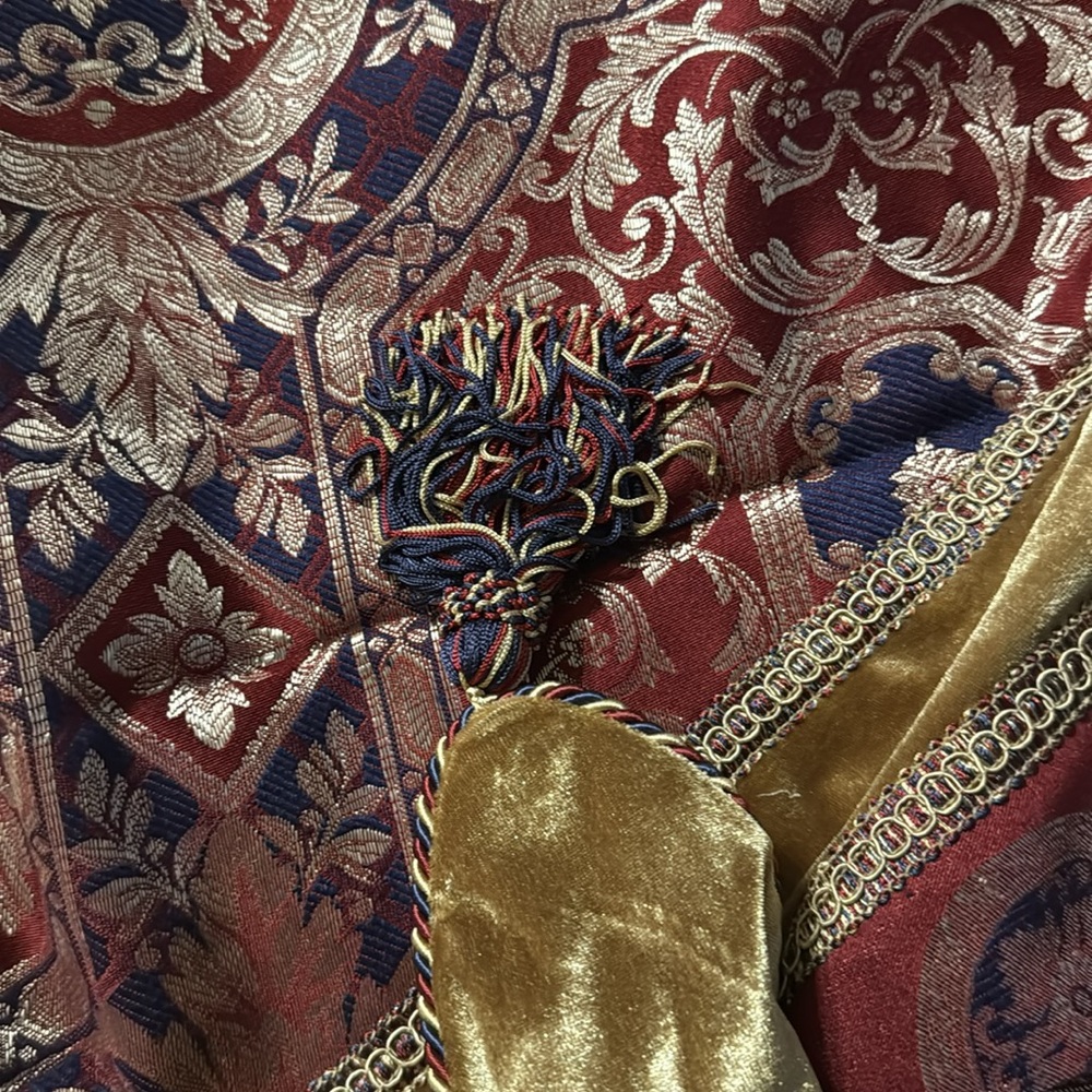 Elegant Red and Gold Tree Skirt - Picture 7 of 8